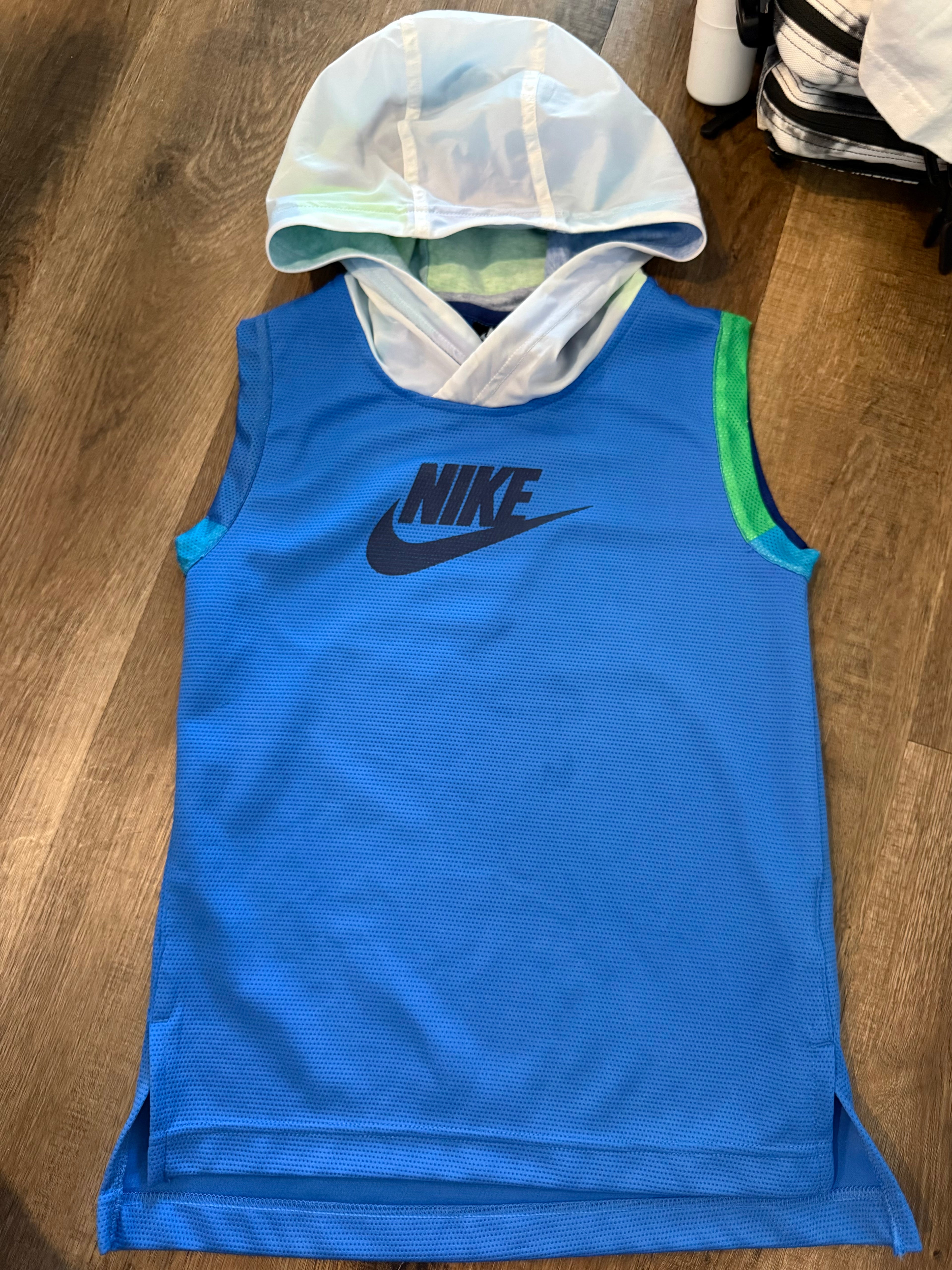 Nike Youth Small